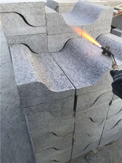 1575017936221312.jpg 路沿石.jpg